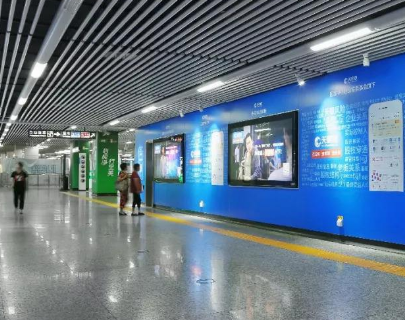地鐵站不同區(qū)域?qū)κ覂?nèi)全彩led顯示屏要求有哪些？